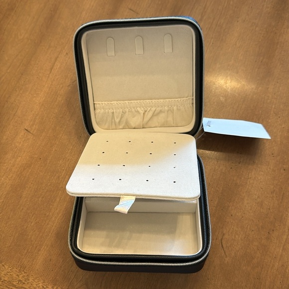 *Final offer!* Nordstrom “M” travel jewelry case - Picture 3 of 4